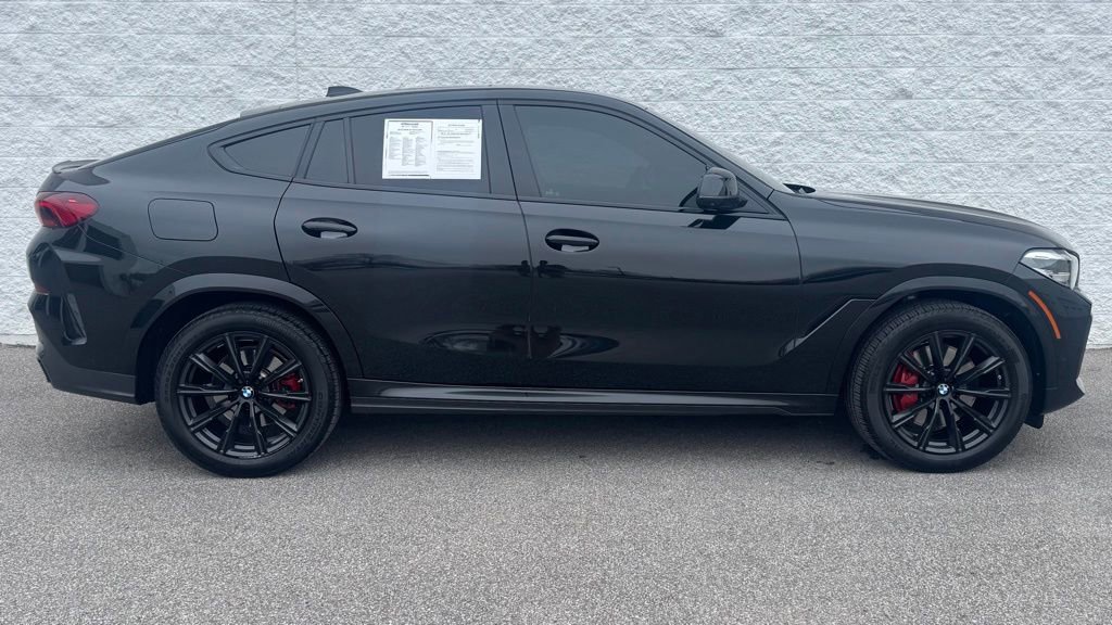 Used 2023 BMW X6 xDrive40i w/ M Sport Package image 2