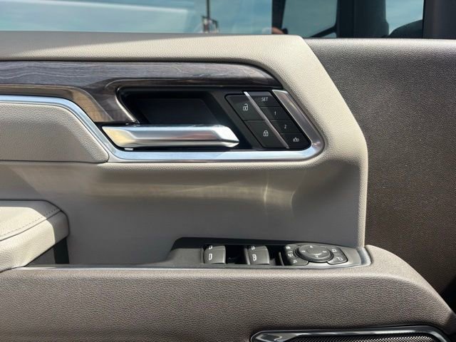 Used 2025 Chevrolet Silverado 2500 LTZ w/ LTZ Convenience Package image 19