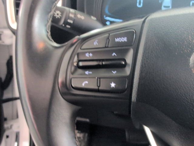 Used 2025 Hyundai Venue SEL FWD image 19