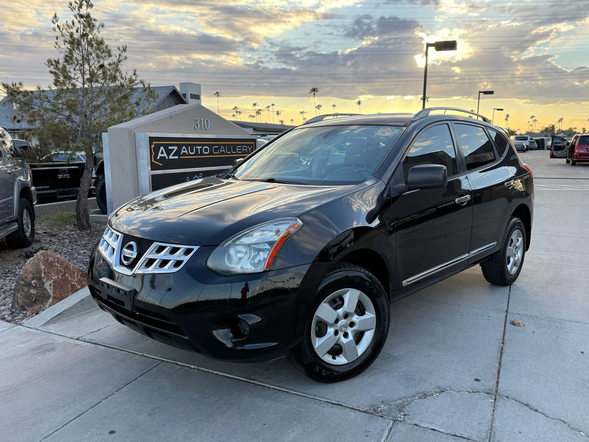 Used 2014 Nissan Rogue S w/ Convenience Package