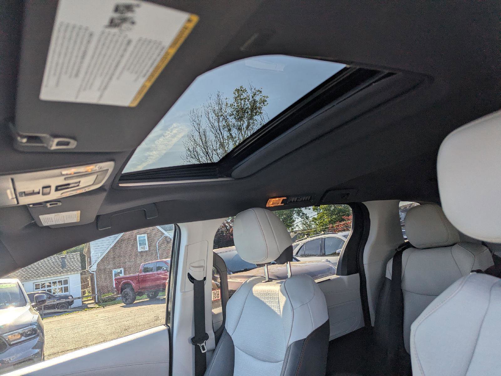 Used 2023 Toyota Sienna XSE w/ XSE Plus Package AWD/4WD image 28