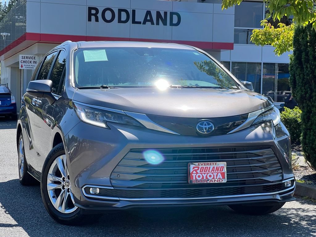 Certified 2022 Toyota Sienna Limited AWD/4WD image 1