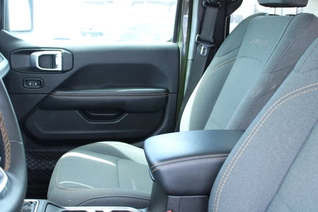 Used 2024 Jeep Wrangler Unlimited Sahara AWD/4WD image 35