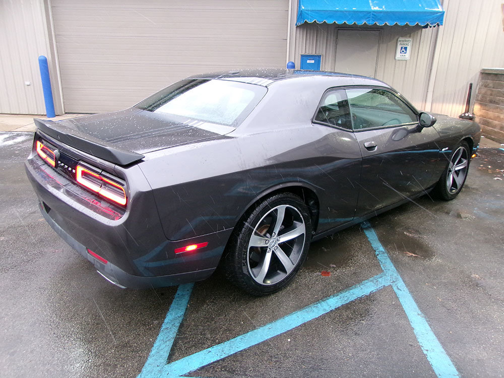 Used 2015 Dodge Challenger R/T RWD image 5