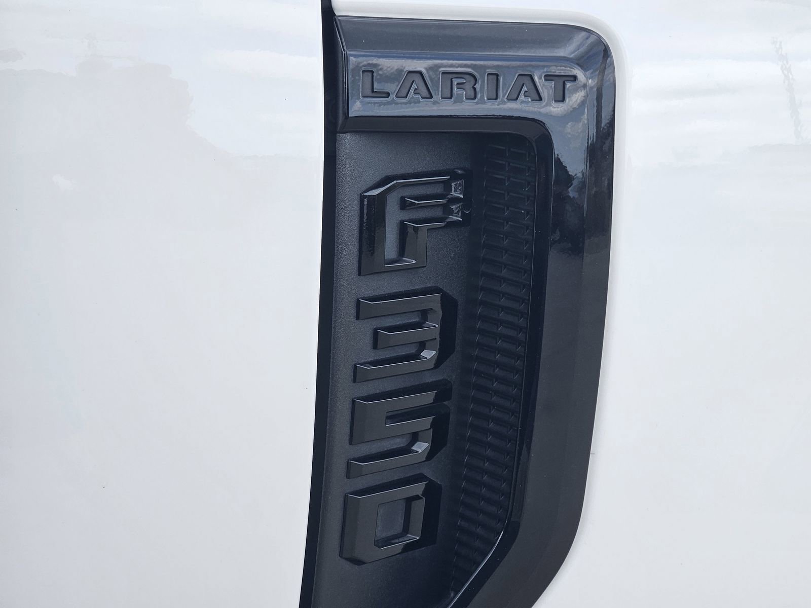 Used 2022 Ford F350 Lariat w/ Chrome Package image 15