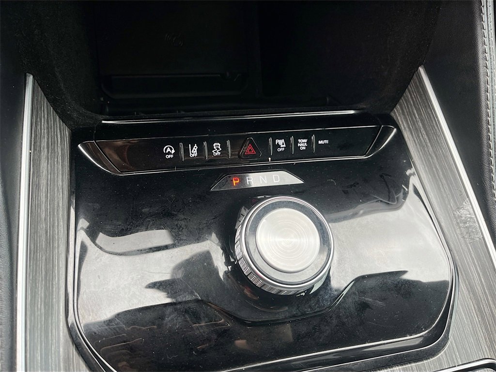 Used 2024 Jeep Wagoneer Series II w/ Premium Group I image 17