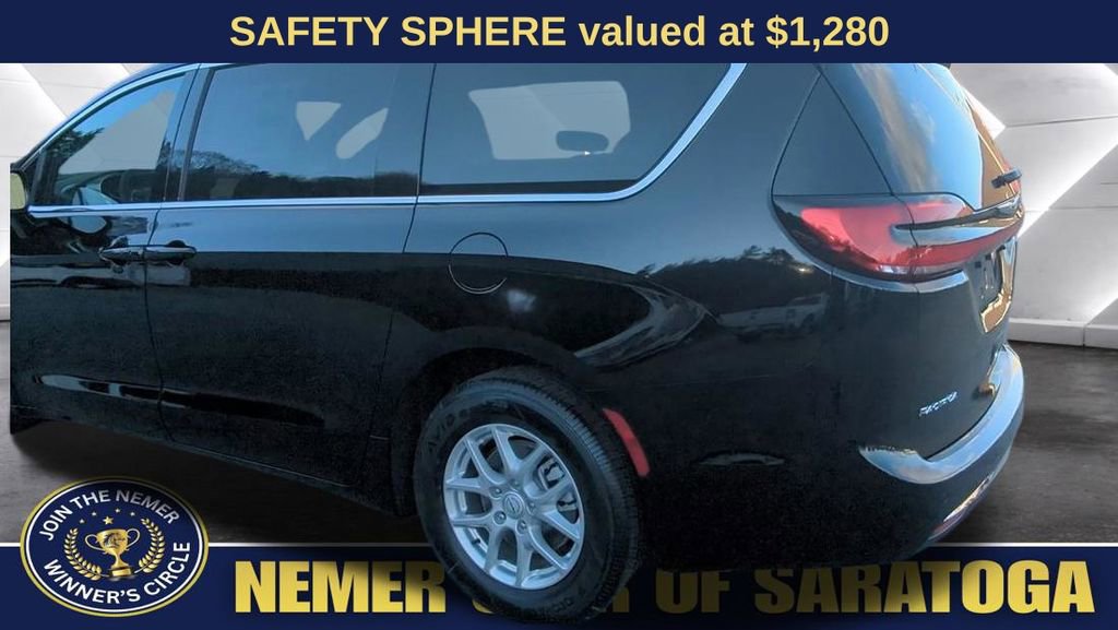 New 2026 Chrysler Pacifica Select image 2