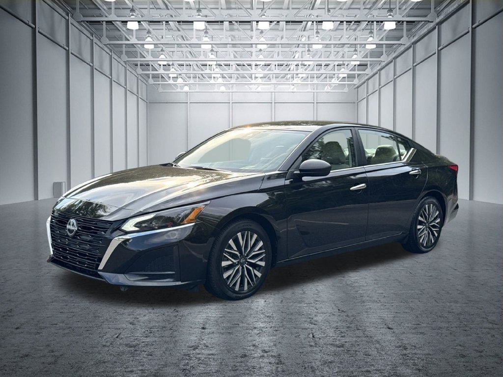 Certified 2025 Nissan Altima 2.5 SV FWD image 3