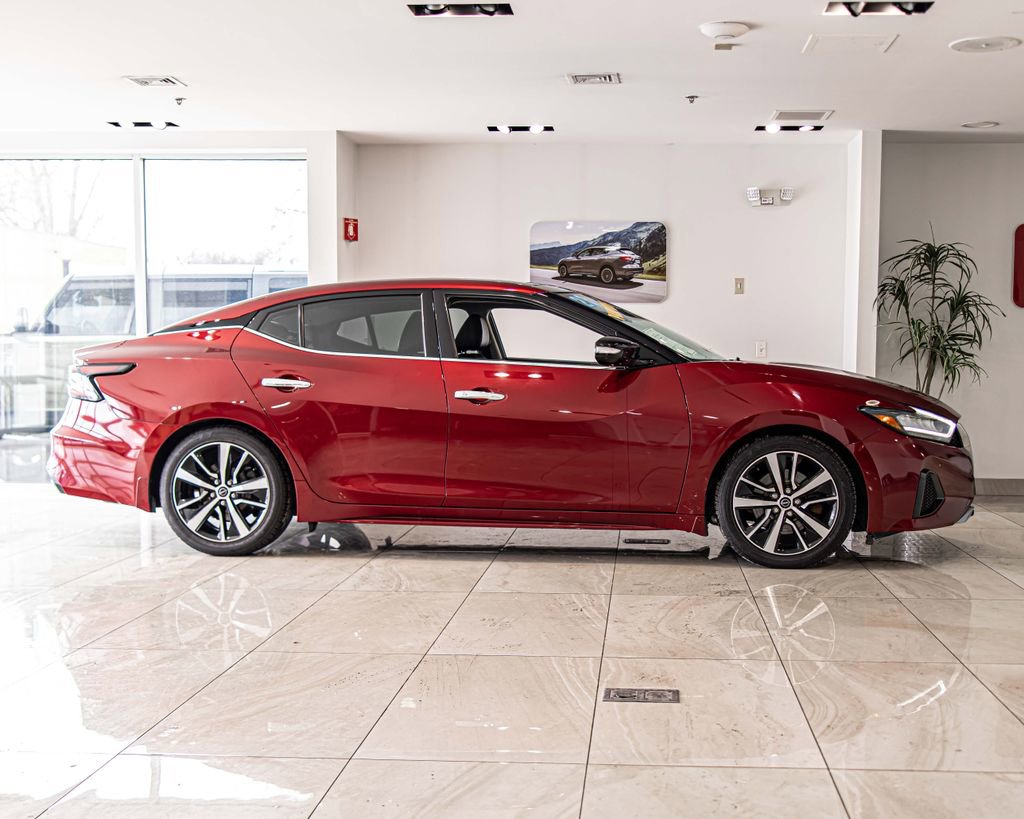 Used 2023 Nissan Maxima SL FWD image 9