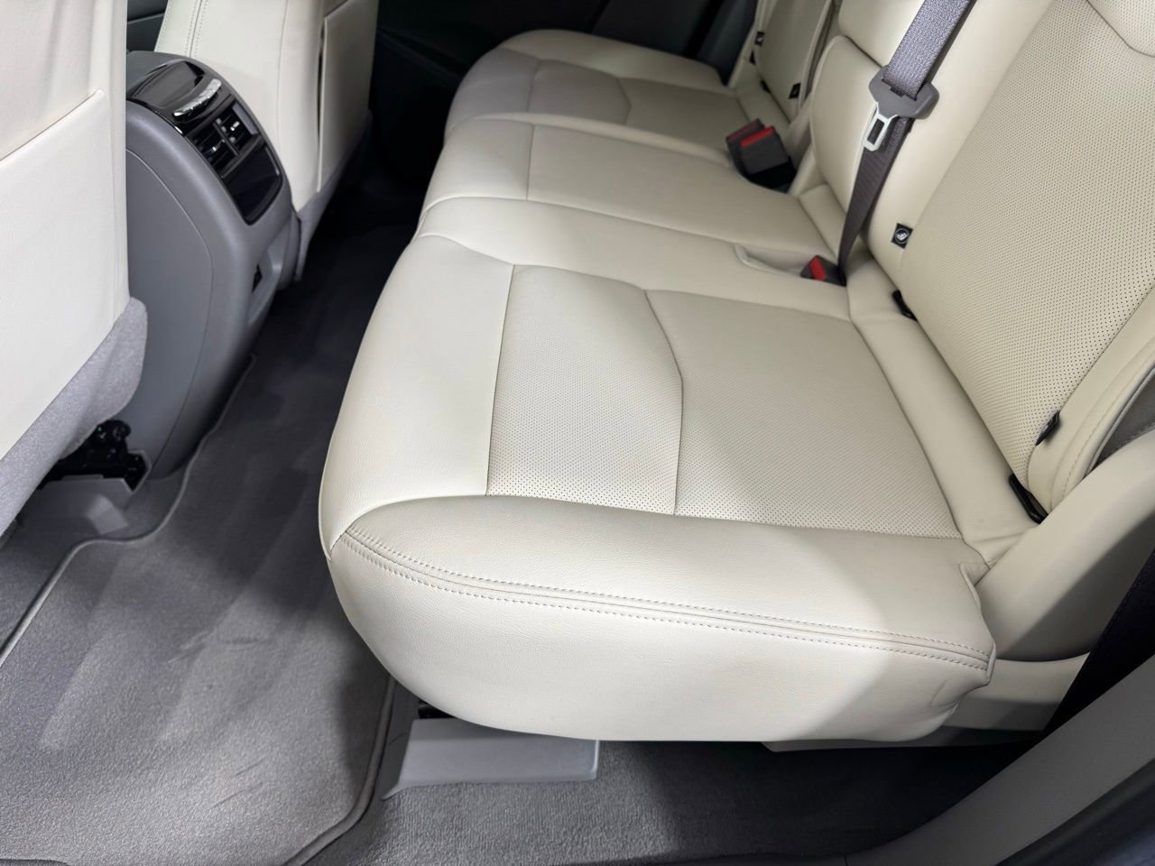 Used 2025 Cadillac XT5 Premium Luxury FWD image 38