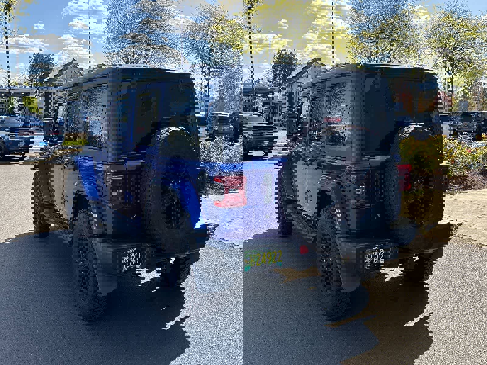 Used 2018 Jeep Wrangler Unlimited Sahara image 3