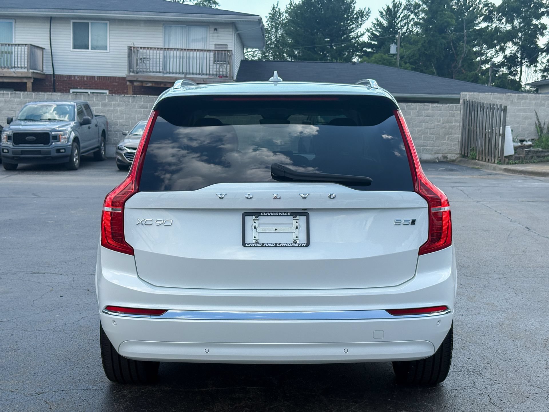 Used 2025 Volvo XC90 B5 Core AWD/4WD image 15