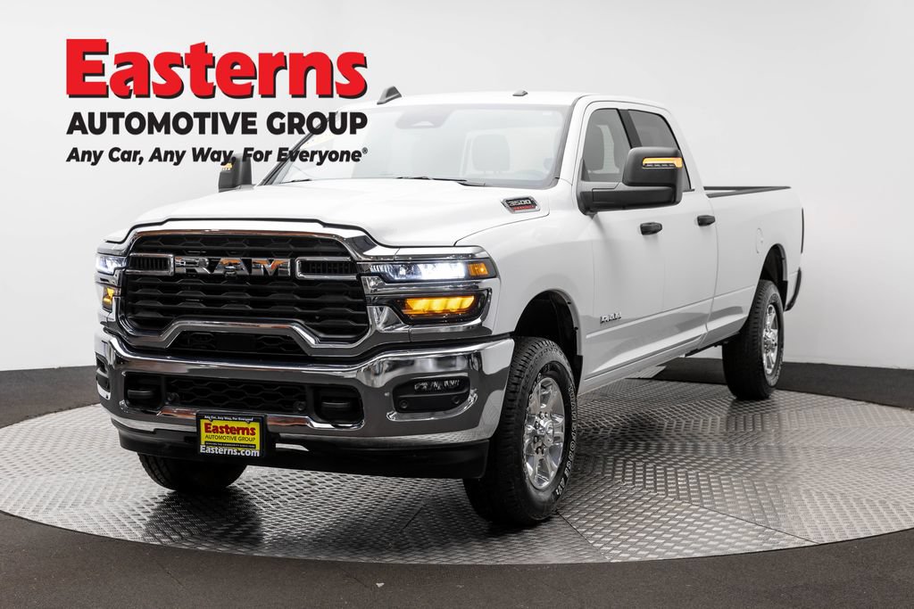 Used 2025 RAM 3500 Lone Star AWD/4WD image 1