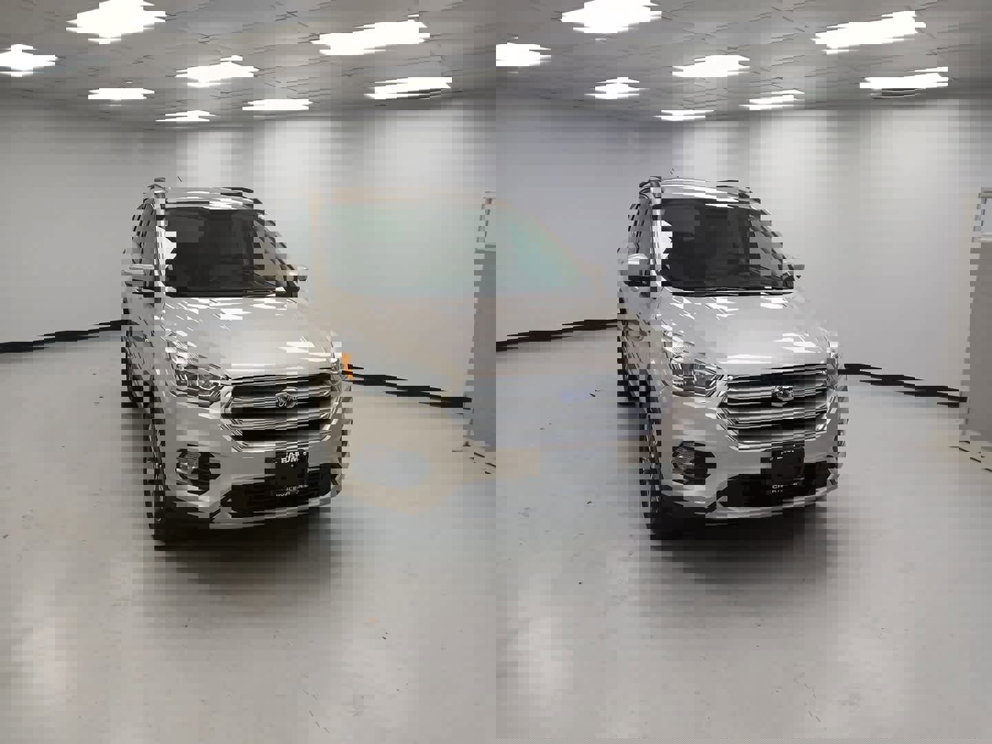 Used 2017 Ford Escape SE w/ Equipment Group 201A image 2