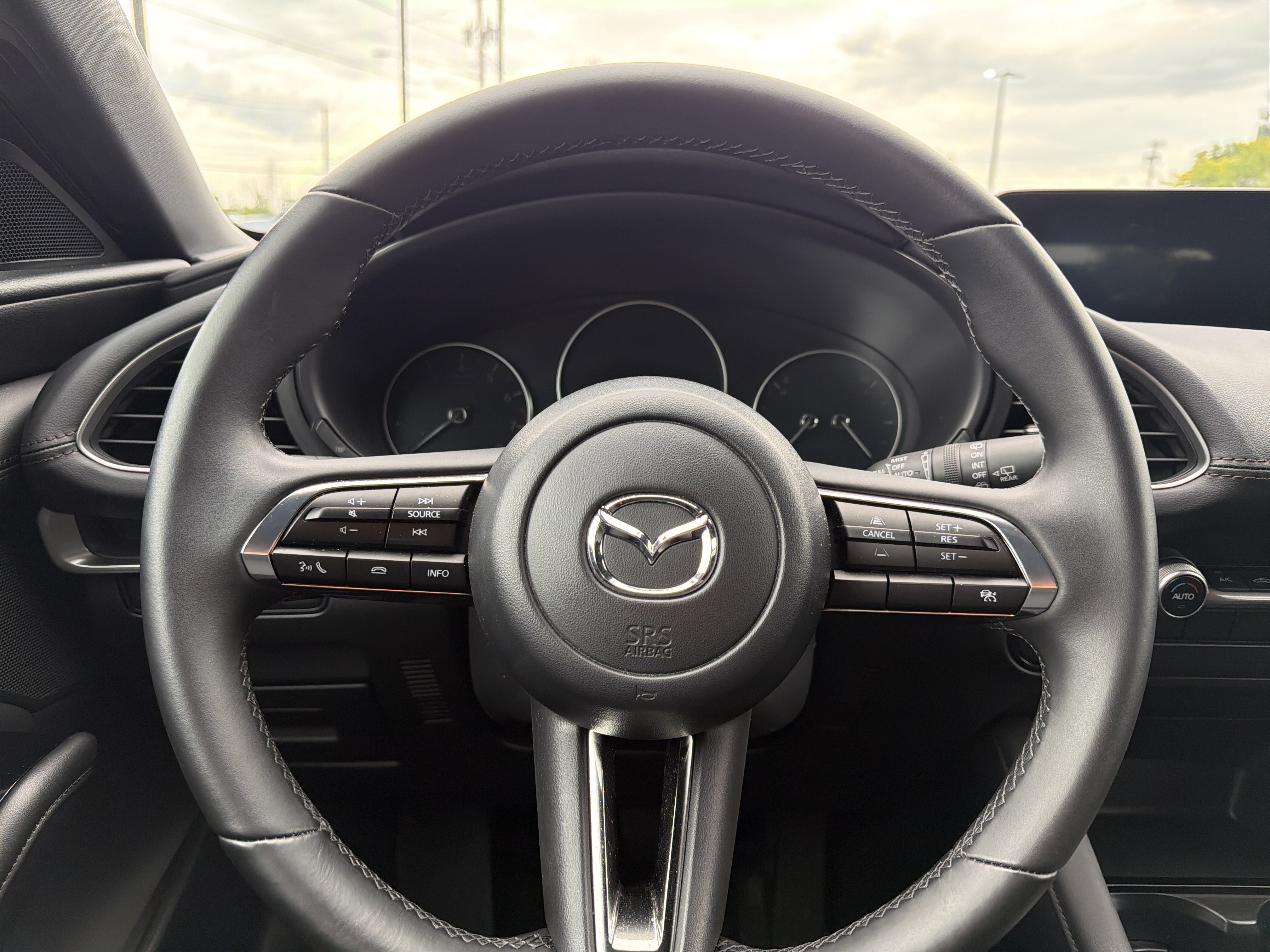 Used 2024 MAZDA MAZDA3 s FWD image 12