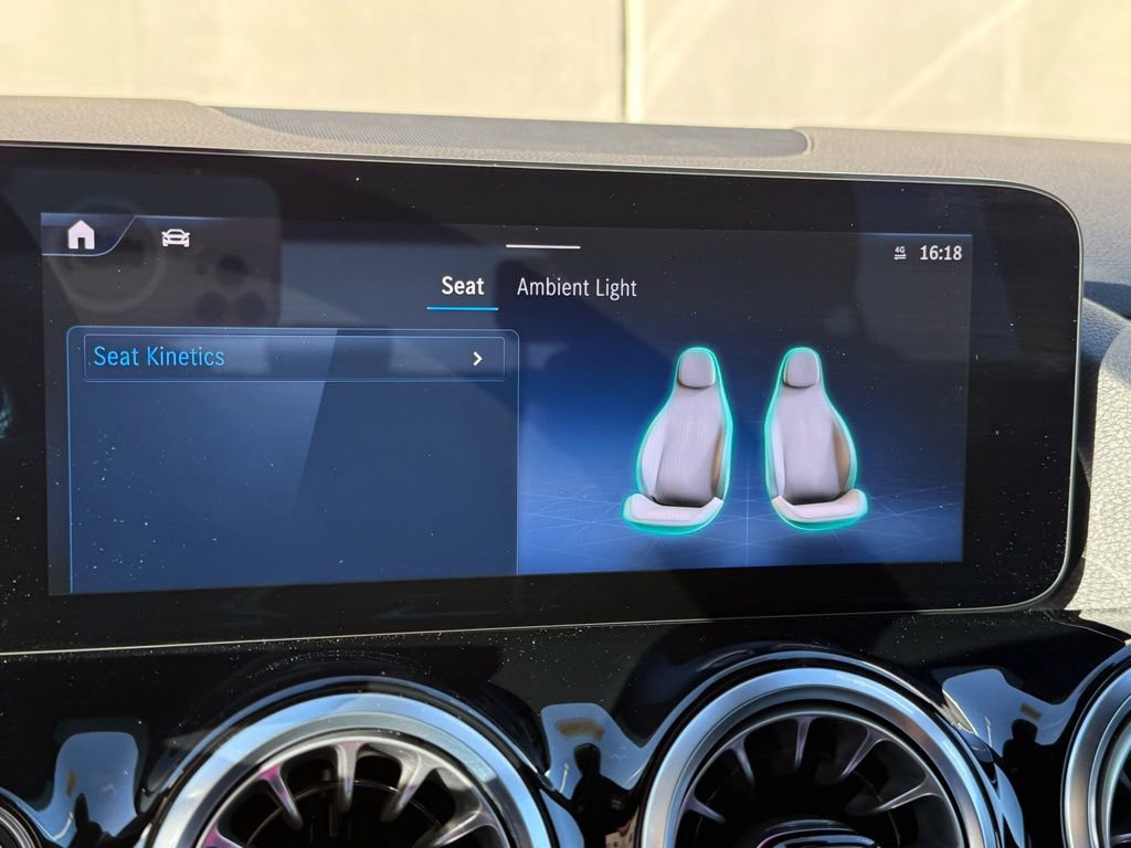 Used 2025 Mercedes-Benz GLA 250 image 10