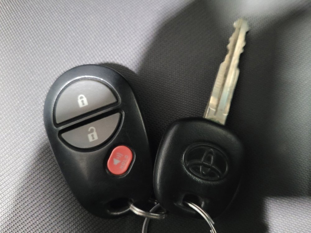 Used 2016 Toyota Tundra SR5 w/ TRD Off Road Package image 32