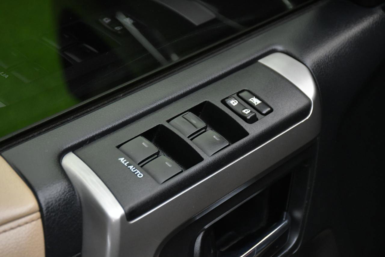 Used 2015 Toyota 4Runner SR5 image 14