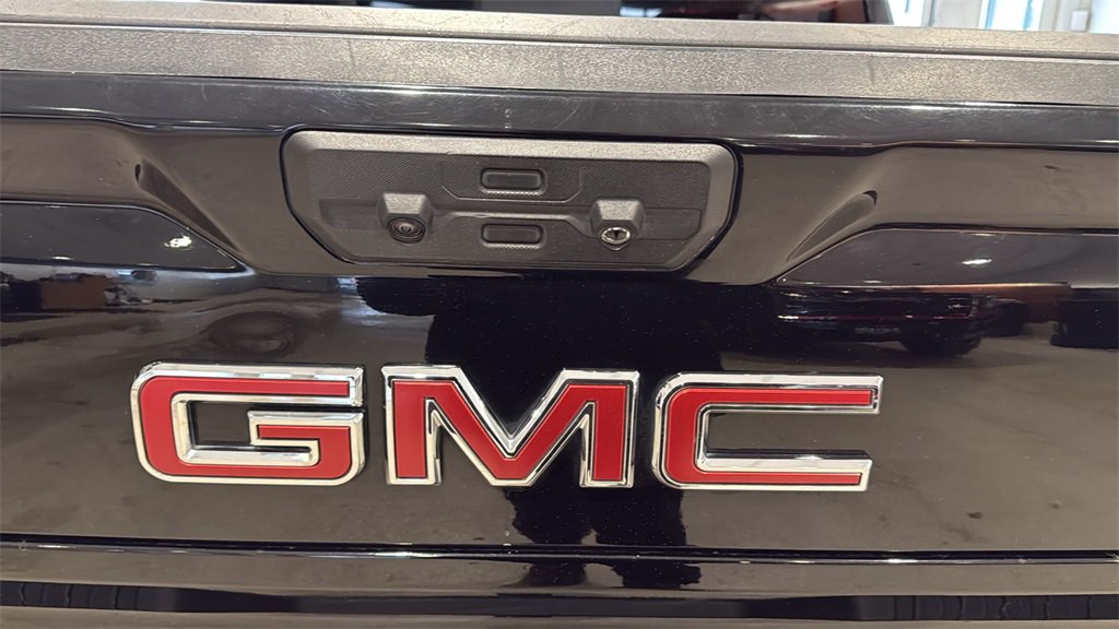 Used 2024 GMC Sierra 1500 AT4X image 9