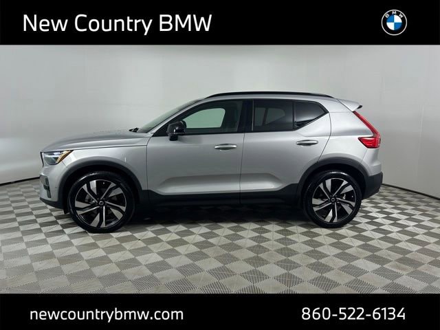 Used 2023 Volvo XC40 B5 Plus w/ Protection Package Premier AWD/4WD image 4