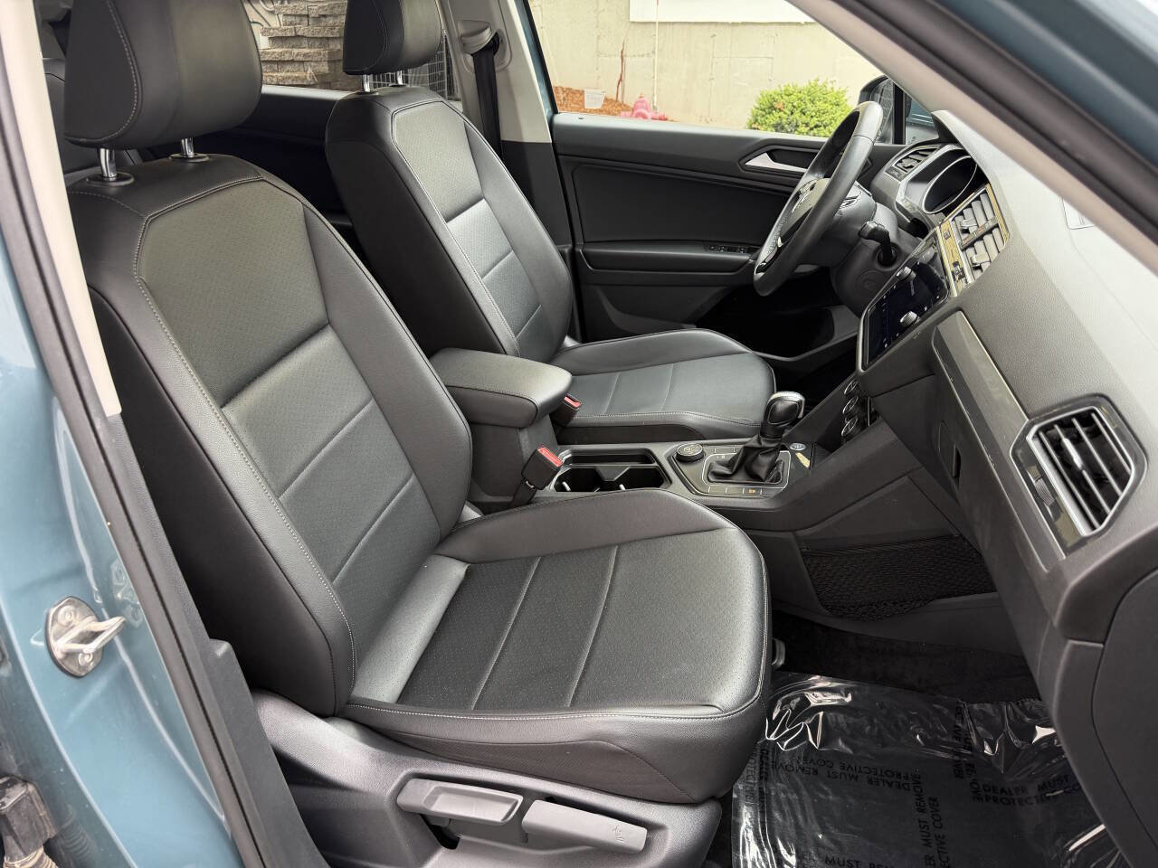 Used 2020 Volkswagen Tiguan SE AWD/4WD image 18