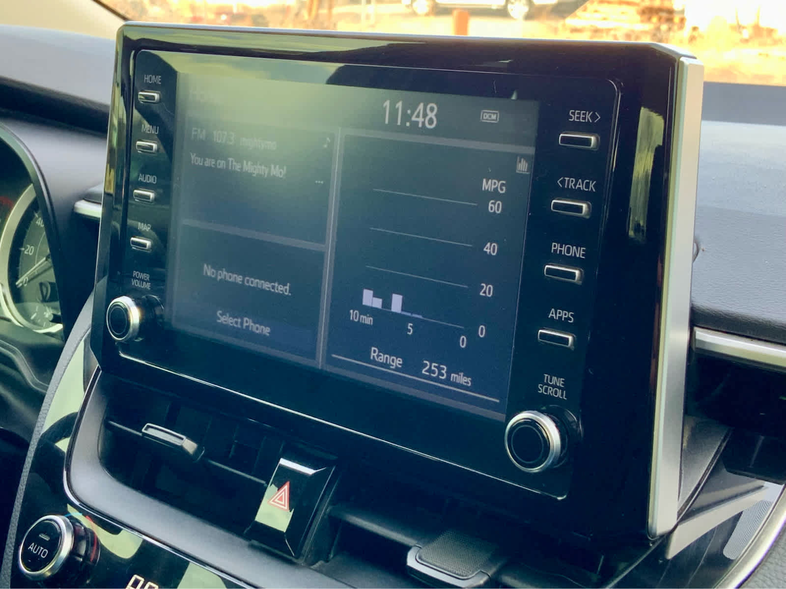 Used 2020 Toyota Corolla LE image 41