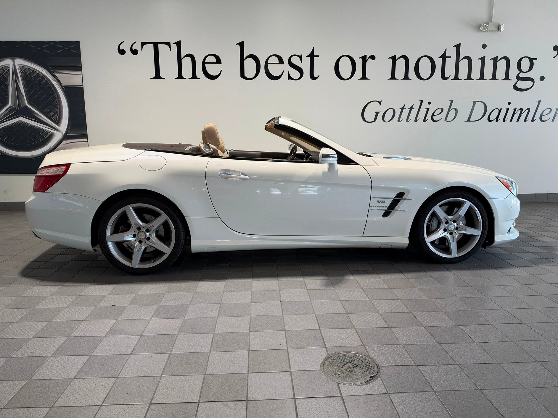 Used 2014 Mercedes-Benz SL 550 image 3