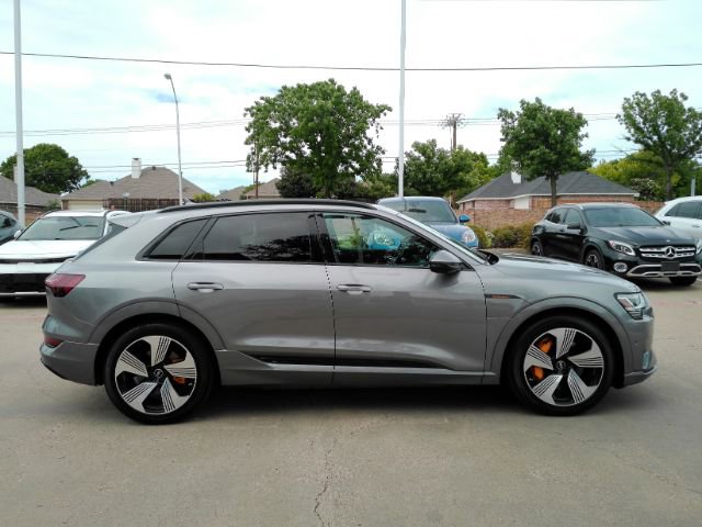 Used 2022 Audi e-tron Premium Plus AWD/4WD image 5