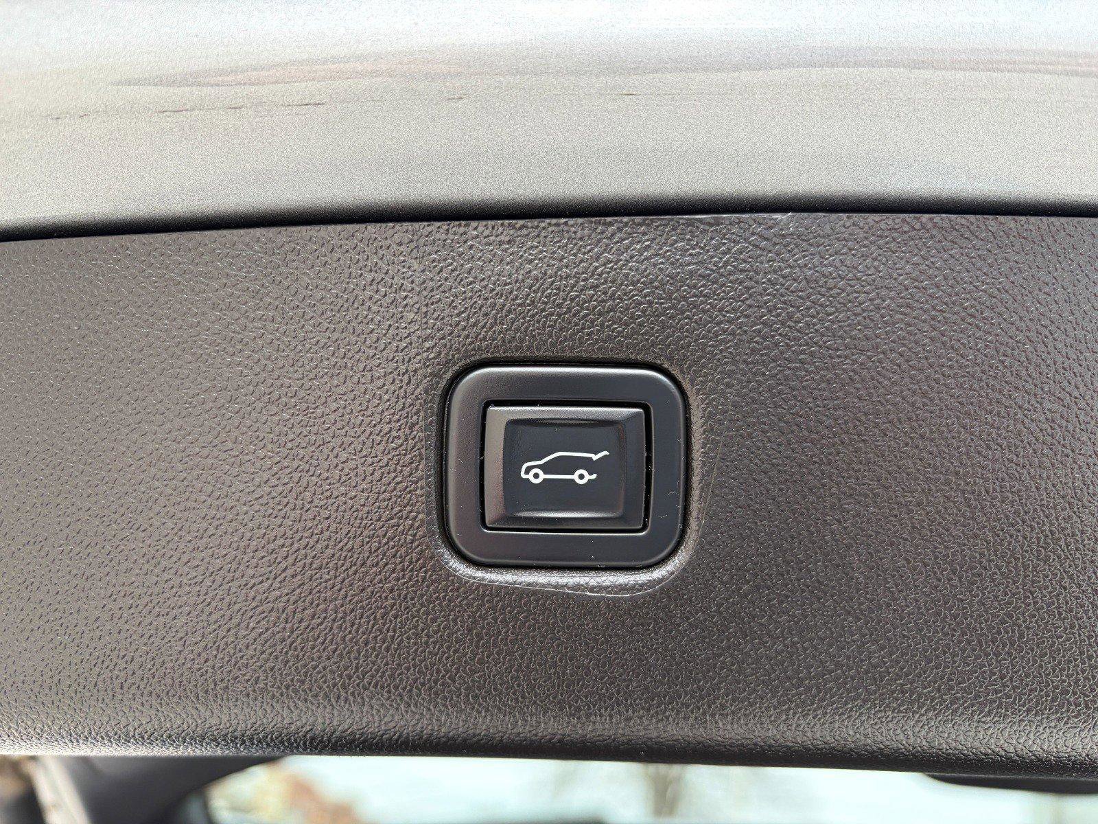 Used 2023 Chevrolet Blazer LT image 20