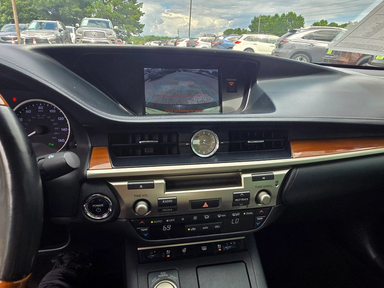 Used 2014 Lexus ES 300h w/ Luxury Package w/Bamboo Trim FWD image 7