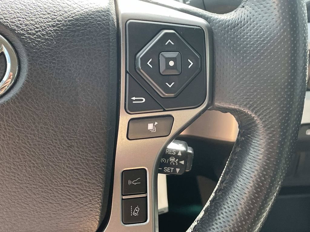 Used 2021 Toyota Tacoma SR5 RWD image 30