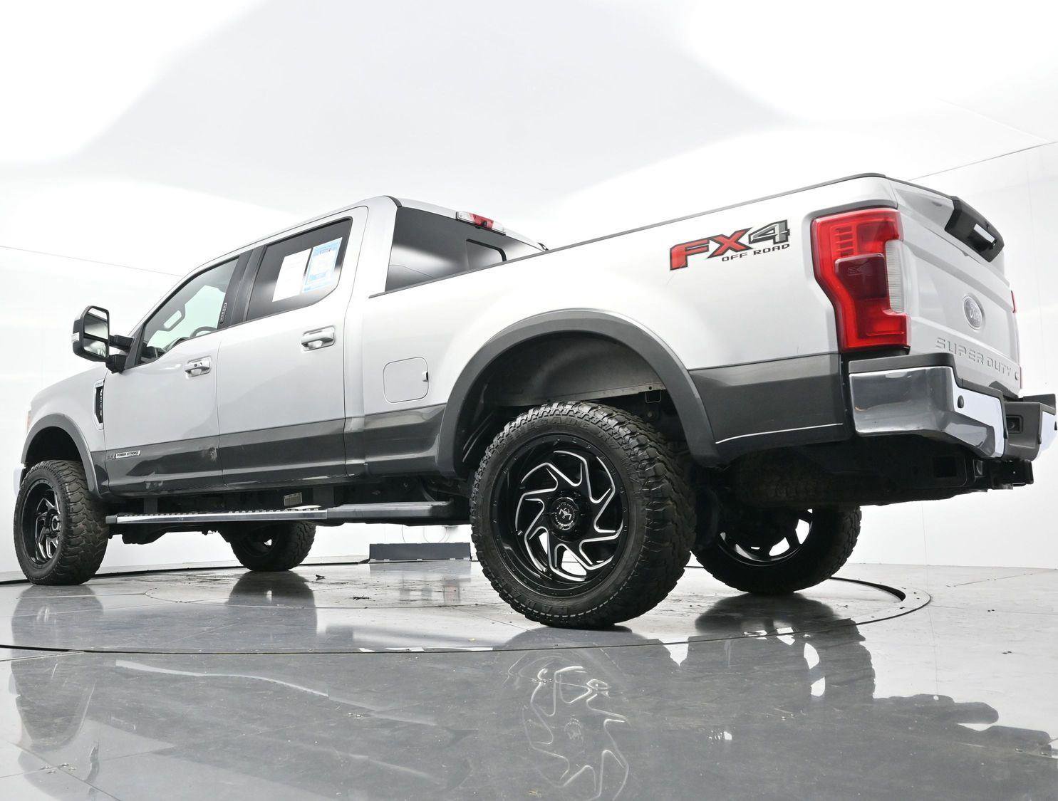 Used 2019 Ford F250 Lariat w/ Lariat Ultimate Package image 54