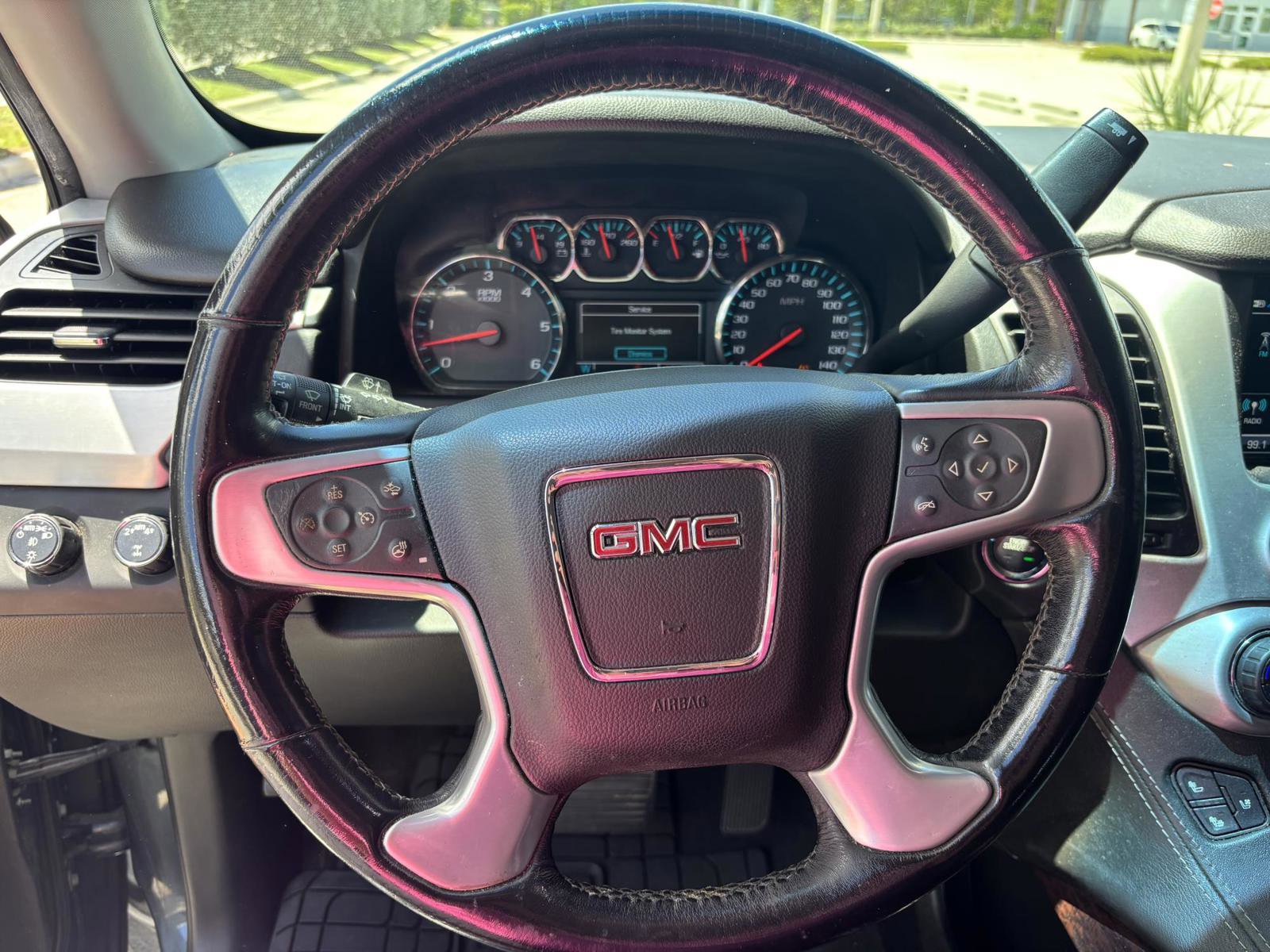 Used 2019 GMC Yukon XL SLT image 24