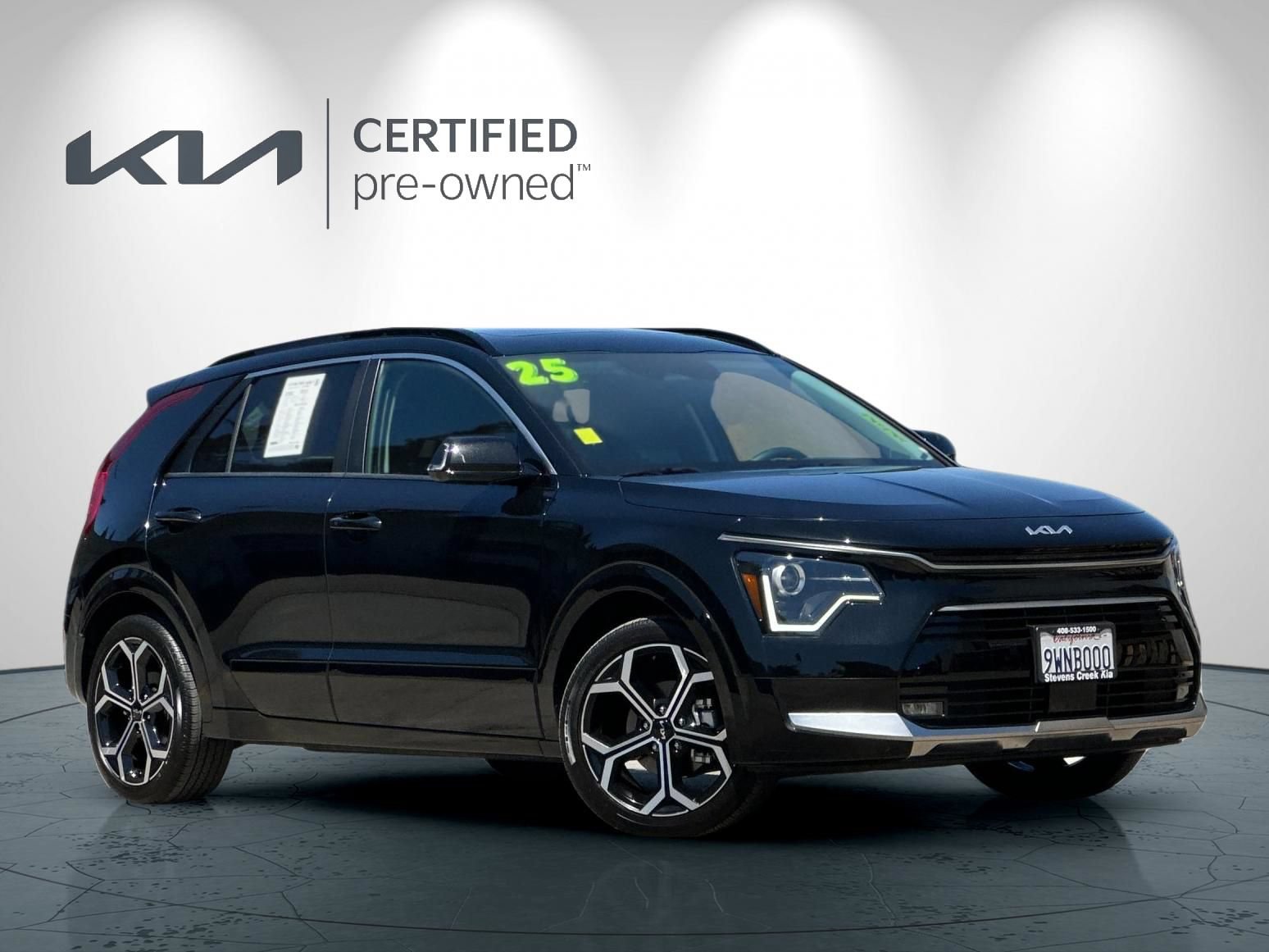 Certified 2025 Kia Niro EX Touring FWD image 2