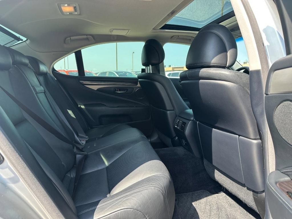 Used 2014 Lexus LS 460 w/ Comfort Package RWD image 10