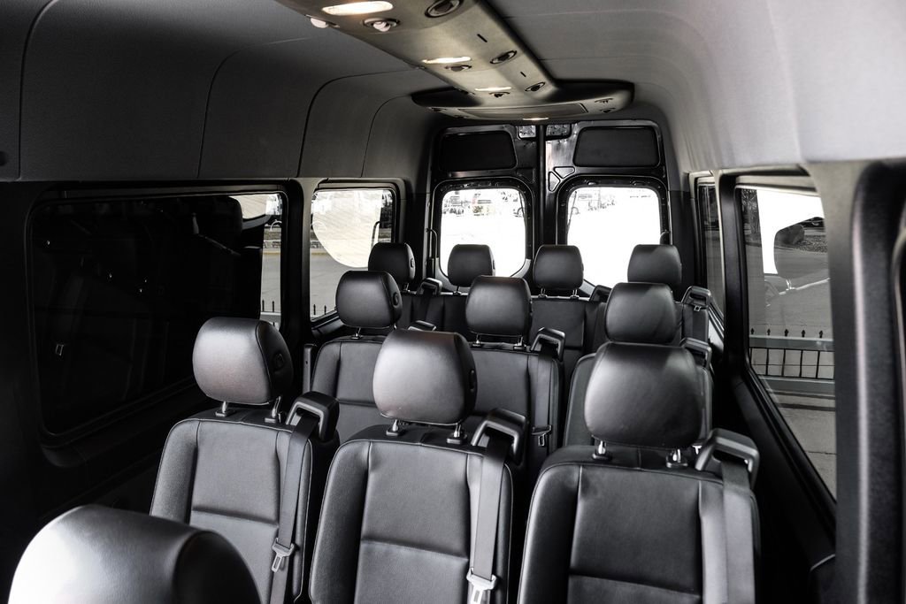 Used 2025 Mercedes-Benz Sprinter 2500 w/ Dashboard Charging Package image 40