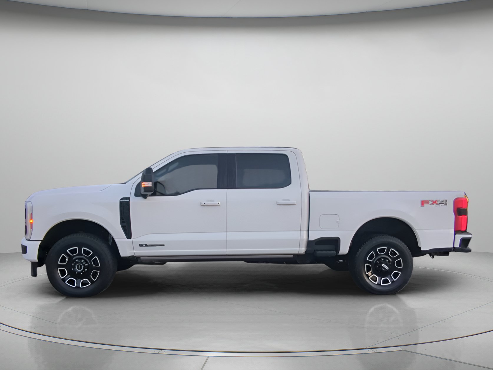Certified 2025 Ford F250 Platinum w/ FX4 Off-Road Package AWD/4WD image 17