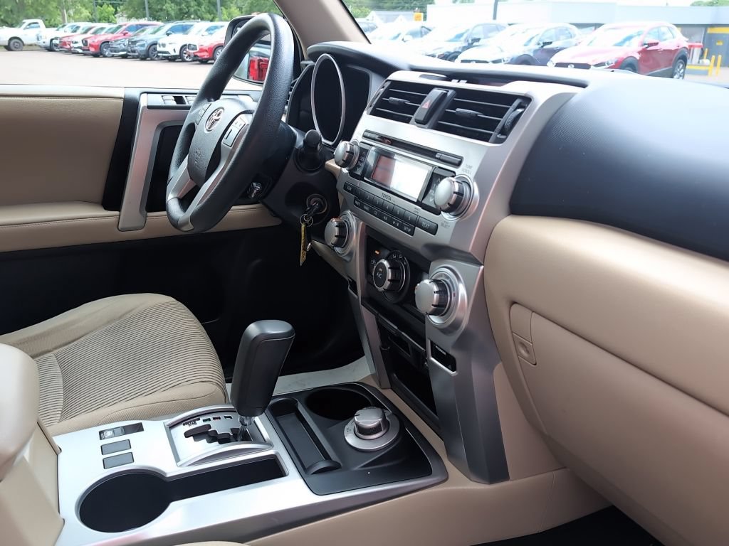 Used 2013 Toyota 4Runner SR5 w/ Convenience Pkg AWD/4WD image 8
