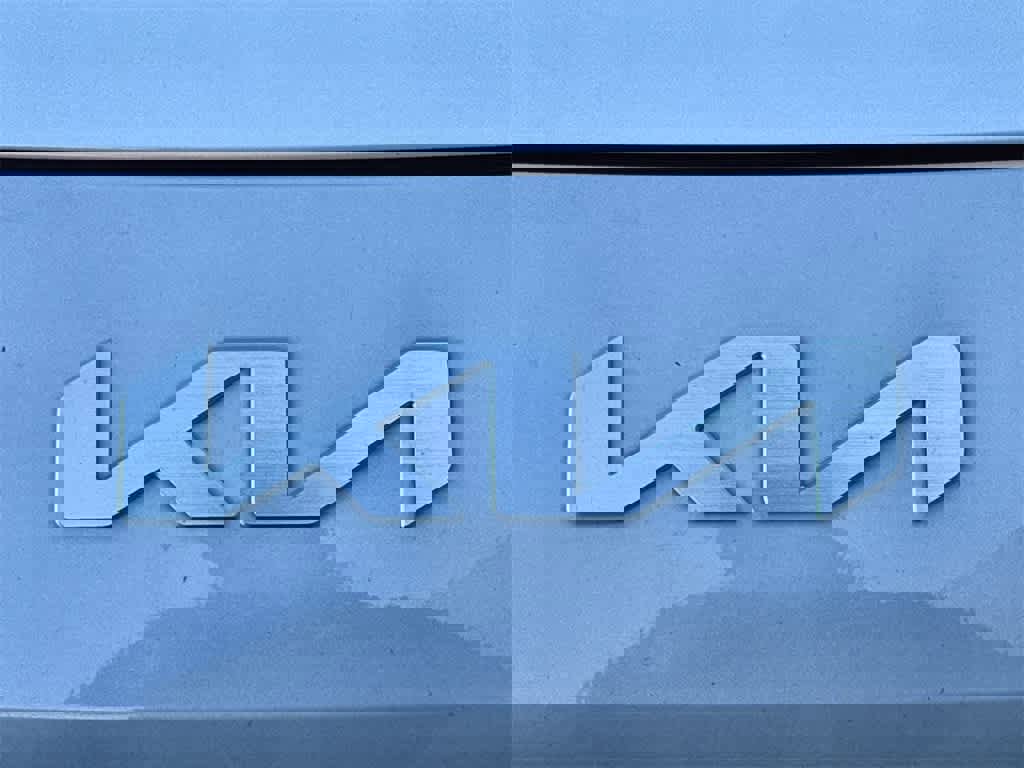 Used 2022 Kia Forte LXS image 8