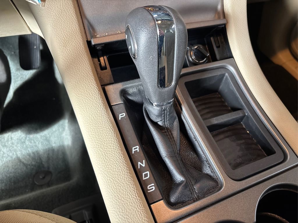 Used 2017 Ford Taurus SE image 33