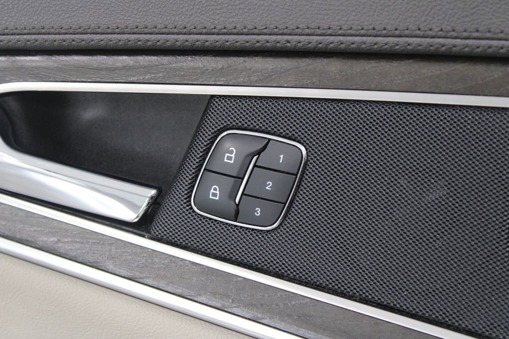 Used 2020 Lincoln Nautilus Reserve w/ Equipment Group 201A image 26