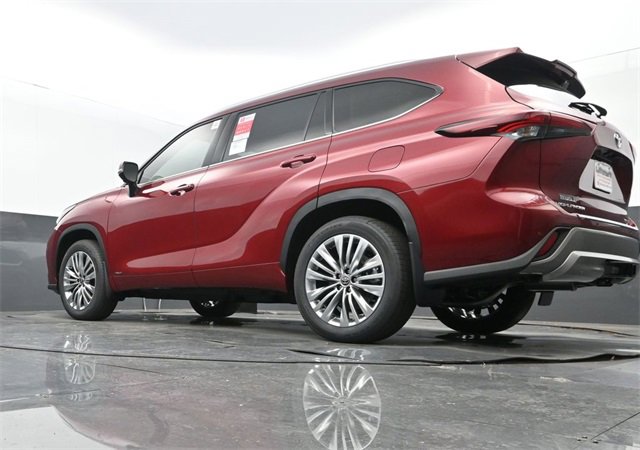New 2026 Toyota Highlander Platinum image 25