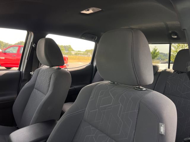 Used 2019 Toyota Tacoma TRD Sport w/ Technology Package RWD image 14