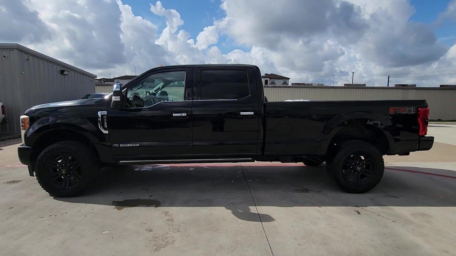 Used 2017 Ford F350 Platinum w/ Platinum Ultimate Package AWD/4WD image 5