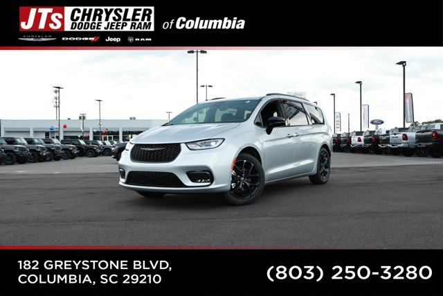 New 2026 Chrysler Pacifica Select