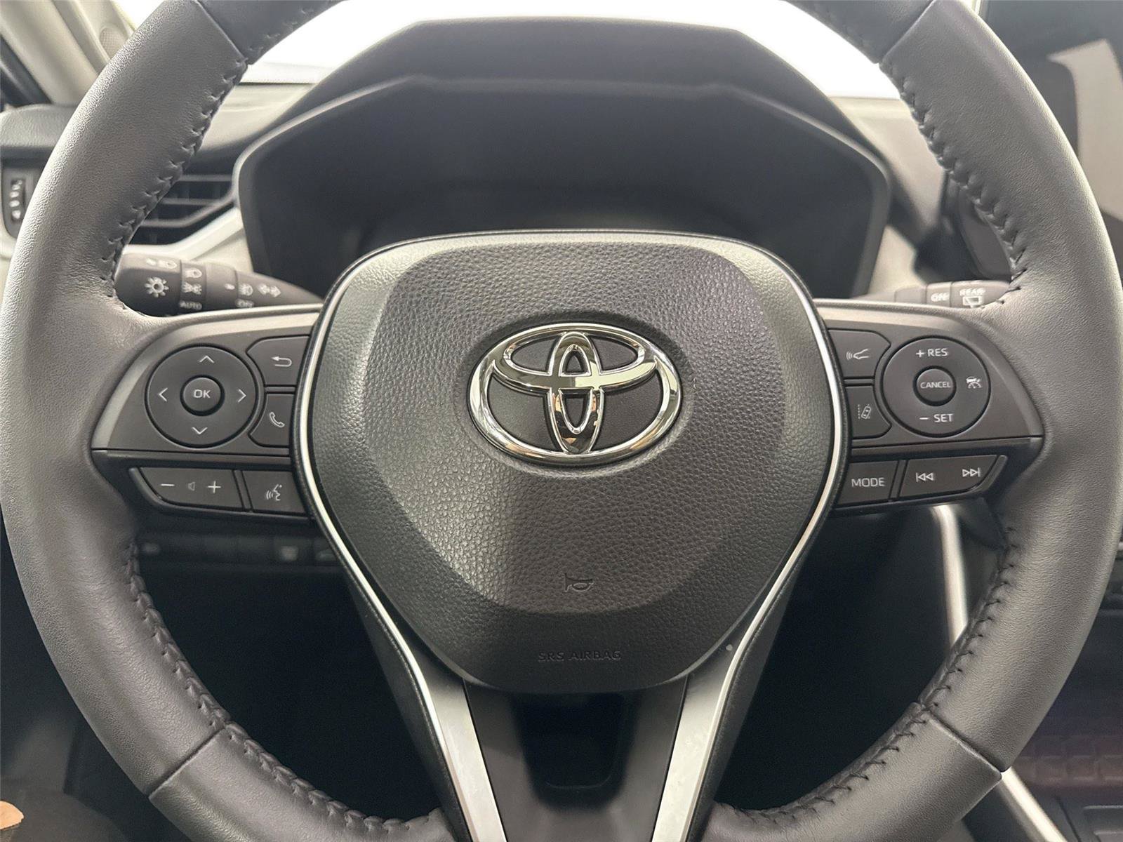 Certified 2025 Toyota RAV4 Limited FWD image 17