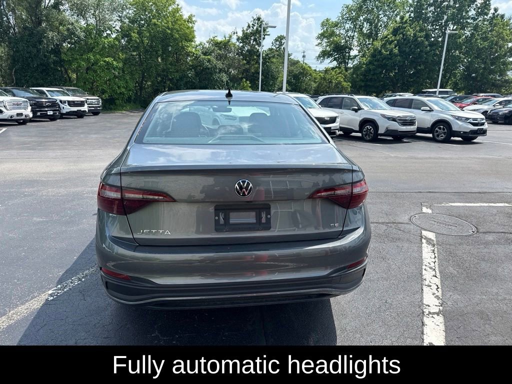 Used 2024 Volkswagen Jetta SE FWD image 7