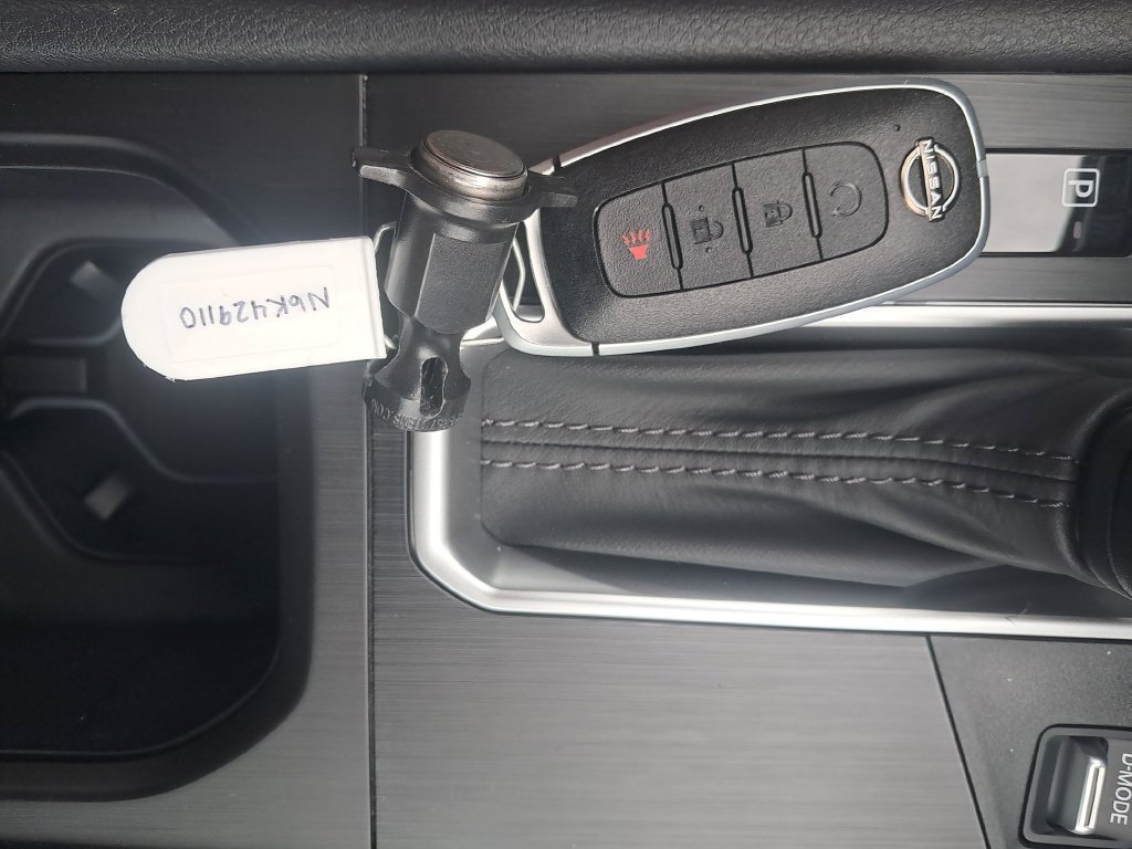 New 2026 Nissan Kicks SV w/ Interior Electronics Package FWD image 30