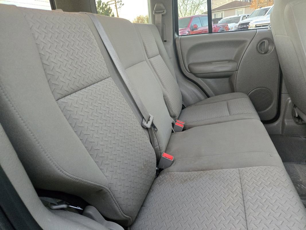 Used 2005 Jeep Liberty Renegade image 22