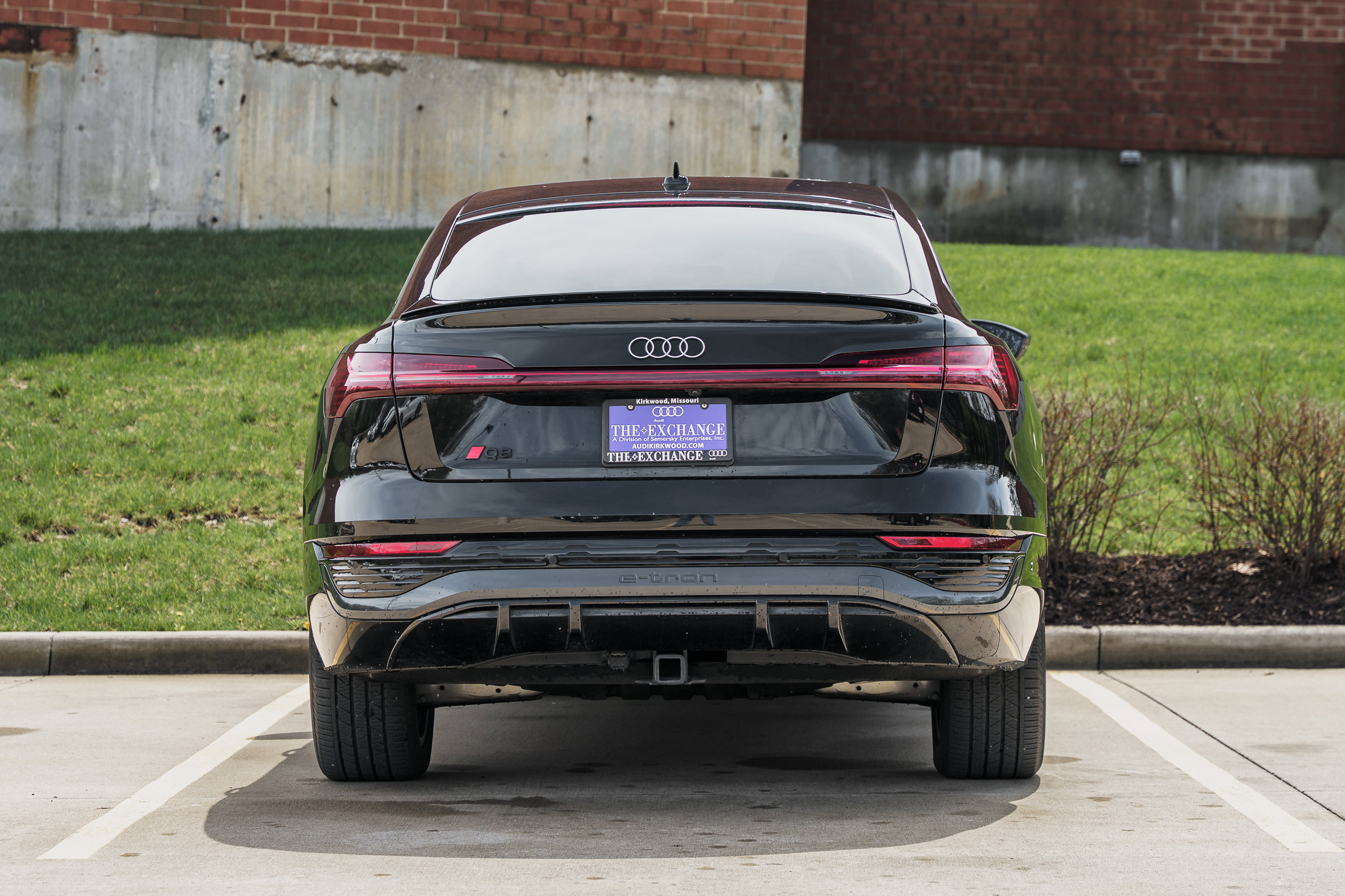 Used 2024 Audi Q8 e-tron Premium Plus w/ Premium Plus Package image 29